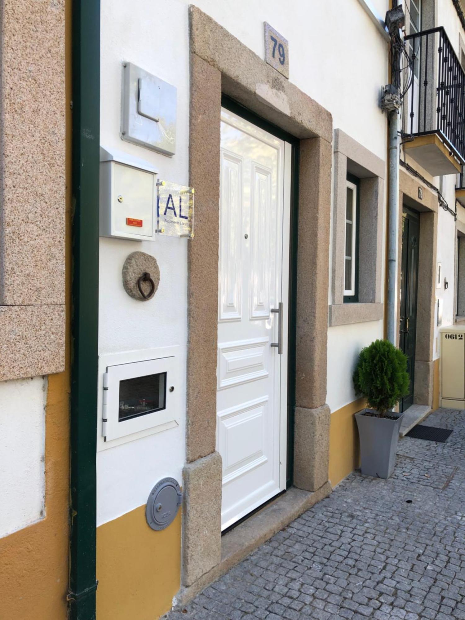 A Casinha Gomes Apartment Nisa Bagian luar foto